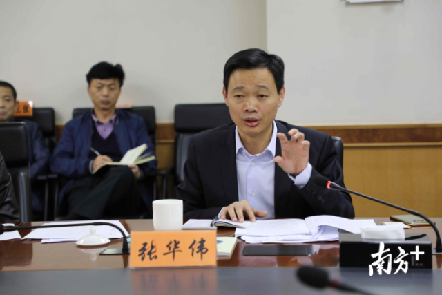 南山區(qū)委常委、紀(jì)委書記、監(jiān)委主任張華偉